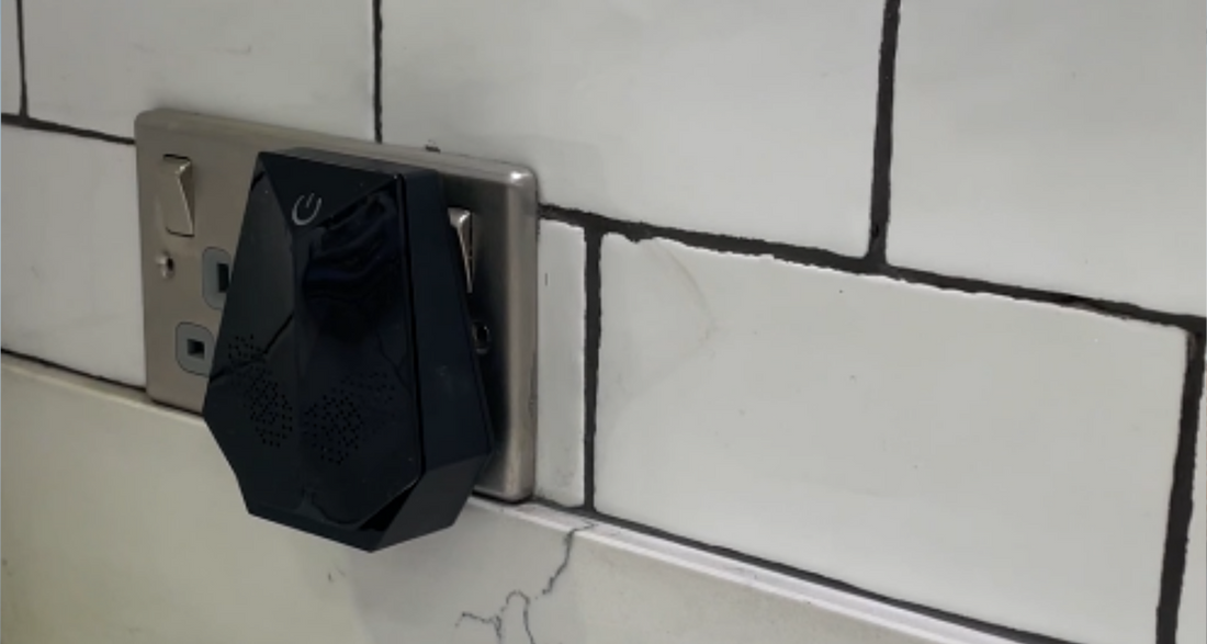 Ultrasonic Rat Repellent Plugged in Wall UK 3 Pin Wall Socket 90 - 250V